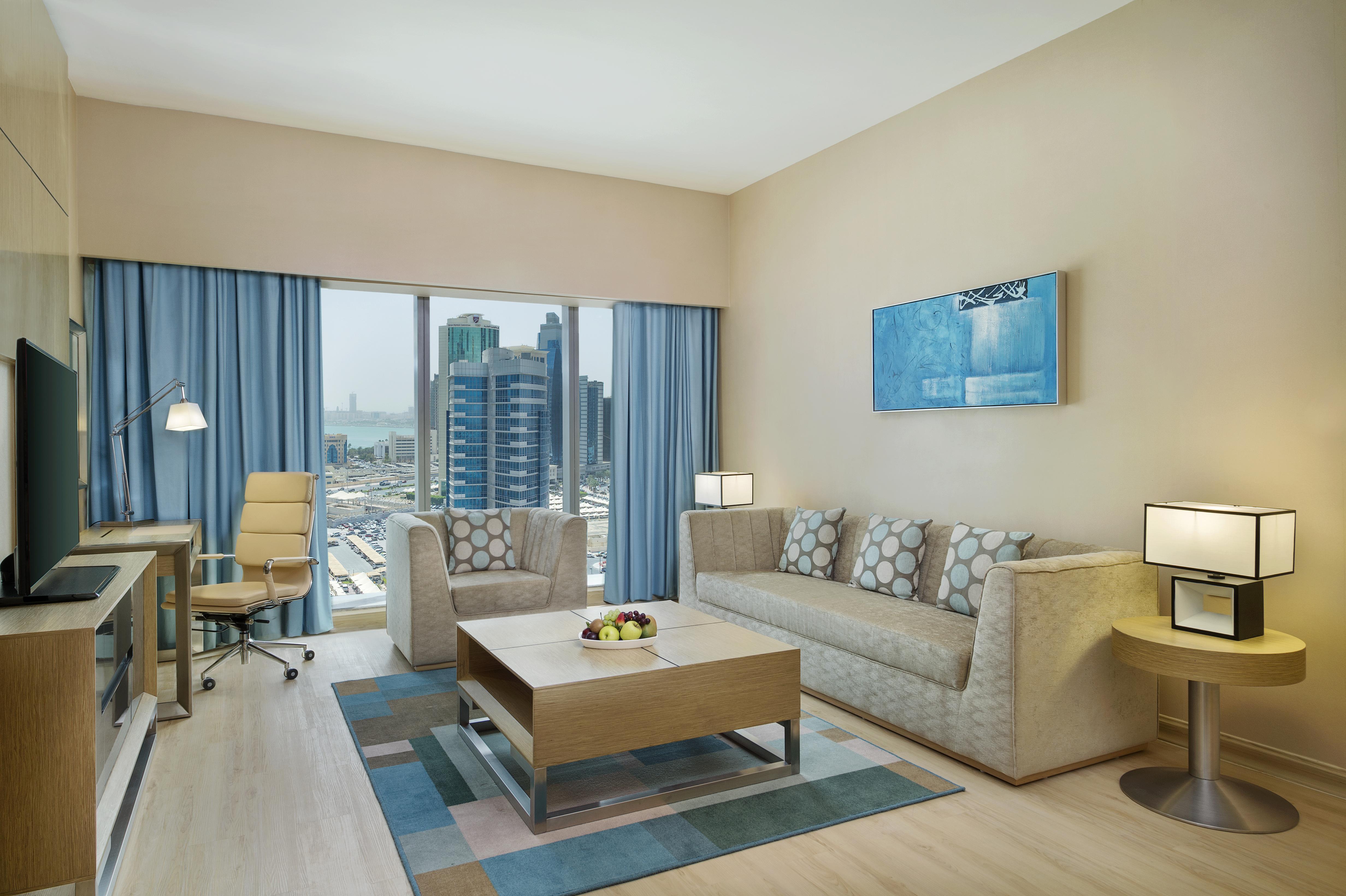 윈덤 도하 웨스트 베이 호텔 외부 사진 Living room