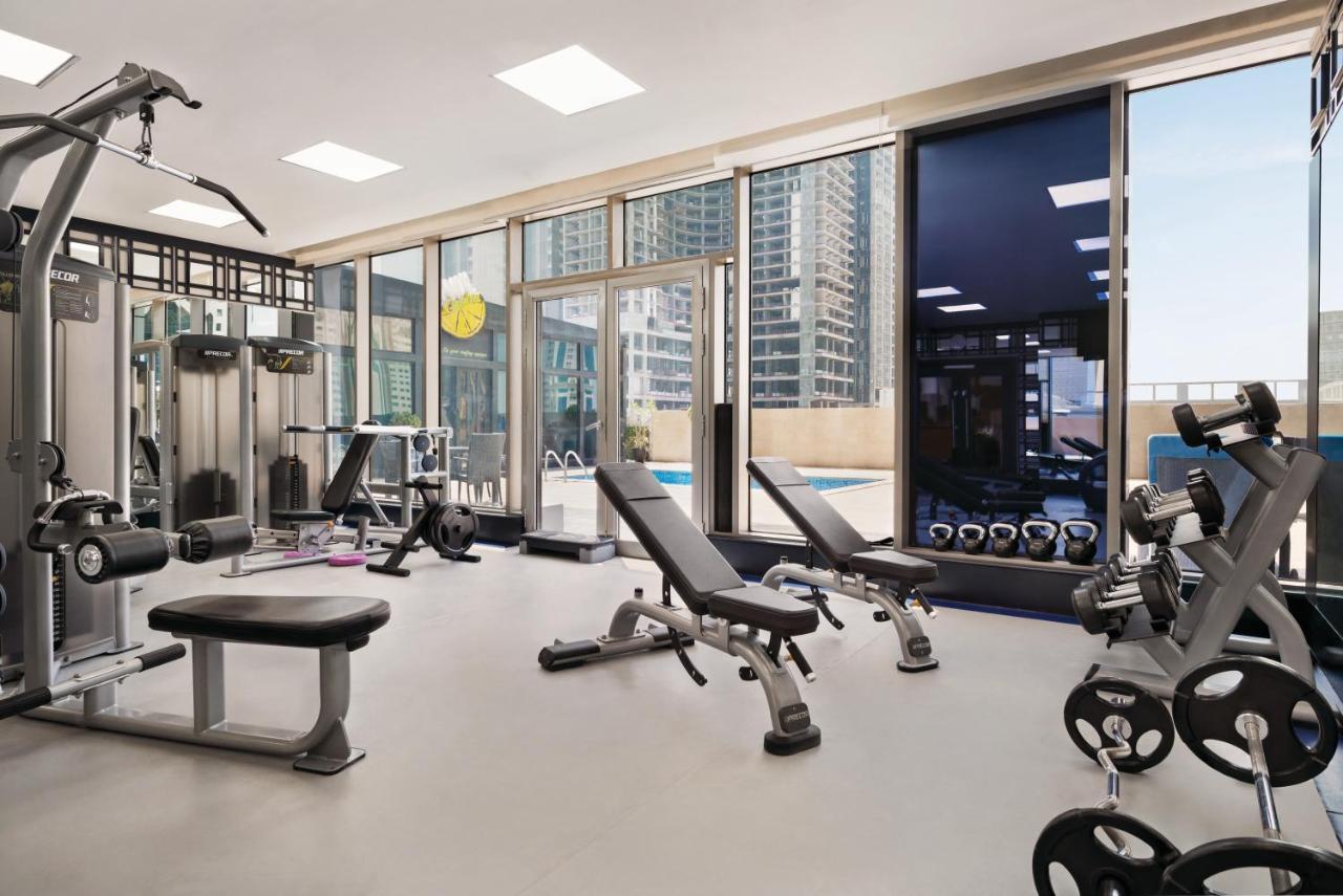 윈덤 도하 웨스트 베이 호텔 외부 사진 The gym at the Westin Dubai