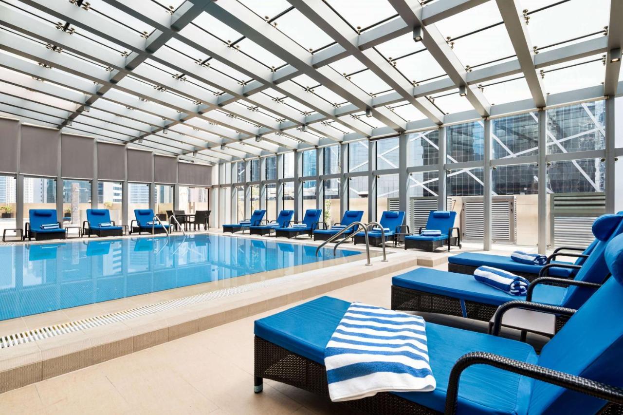윈덤 도하 웨스트 베이 호텔 외부 사진 The pool at the Westin Palace, Brussels
