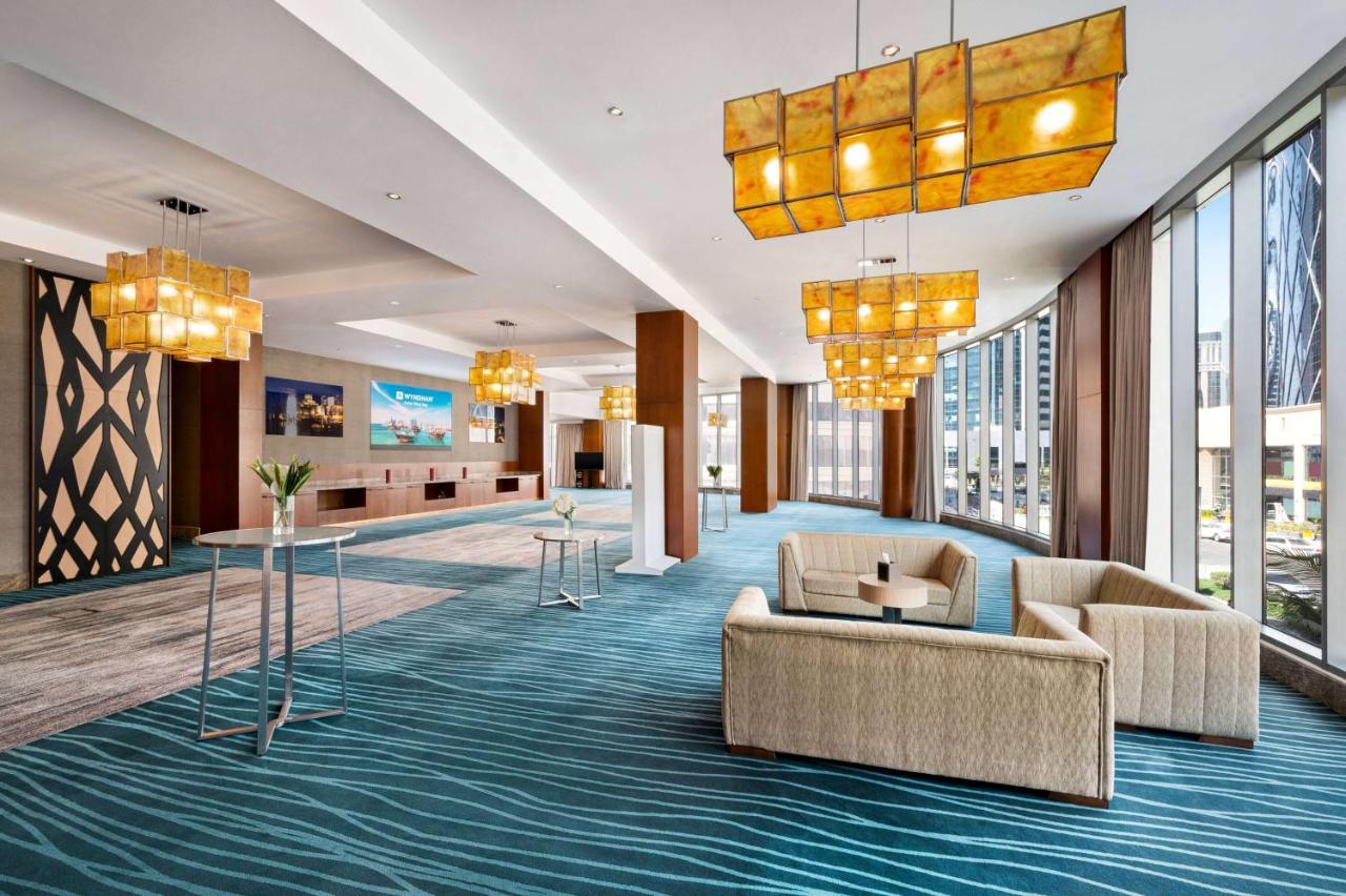 윈덤 도하 웨스트 베이 호텔 외부 사진 The Westin Convention Center