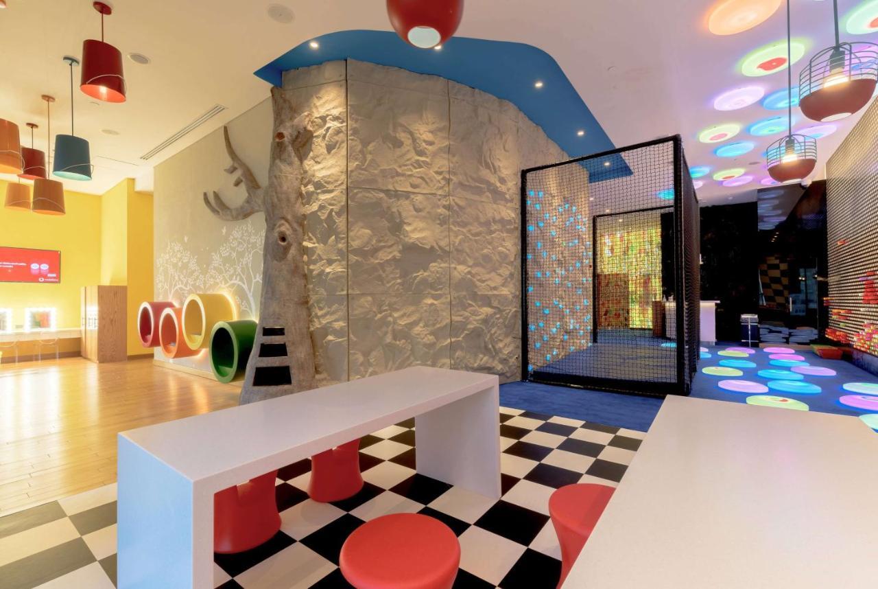 윈덤 도하 웨스트 베이 호텔 외부 사진 The Children's Club at the Sheraton Jumeirah Hotel, Dubai